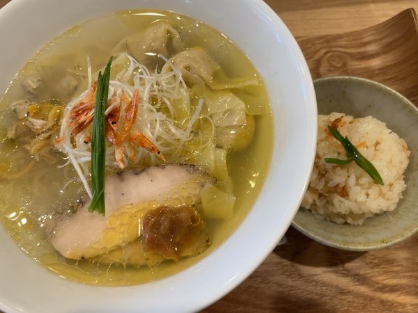 「限定20食季節限定：春のワンタン麺1230円（+春の半だし麺」@HOME らーめんの写真