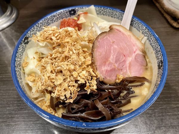 「［限定］味噌とんこつらーめん＋替玉」@三鷹食堂いなりの写真