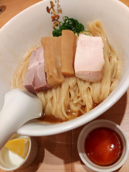 「まぜそば〜三段仕込み〜」@らぁ麺はやし田 道頓堀店の写真