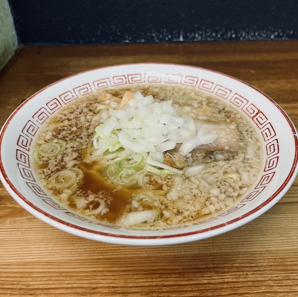 「醤油（背脂・濃い目・タマネギ￥850）」@喜多方食堂 浅草本店の写真