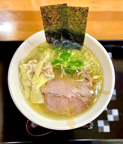「親鶏塩らー麺 + ワンタン」@麺匠 昴の写真