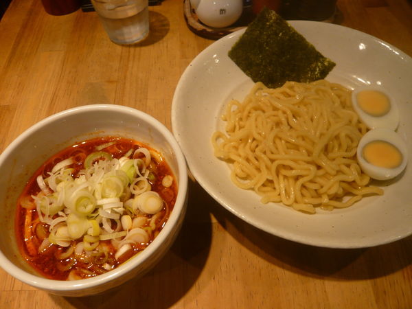「麻辛丸（麺少なめ（200g、+ネギ、あつもり）」@西新宿 つけそば 黒門の写真