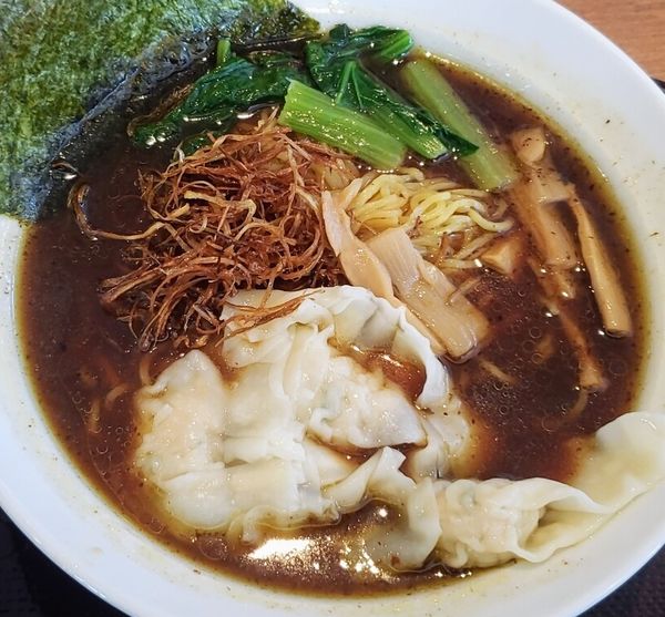 「【期間限定】焦がしねぎワンタン麺(大盛無料)680円」@北海道らぁめん 伝丸 水戸笠原店の写真