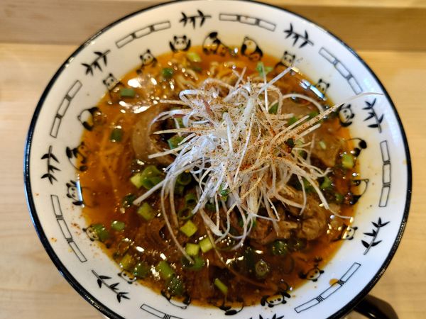 「辛い牛すじラーメン」@中華そば すばる食堂の写真