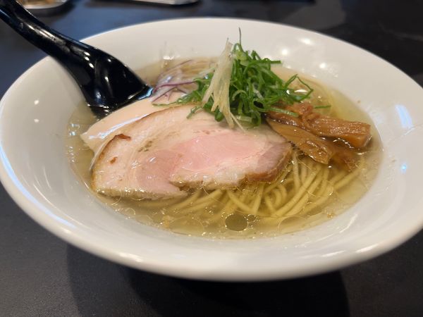 「塩らぁめん」@らぁめん 生姜は文化。 中野店の写真