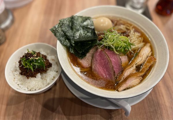 「特製醤油、中盛り、担々丼」@麺処 ほん田 秋葉原本店の写真