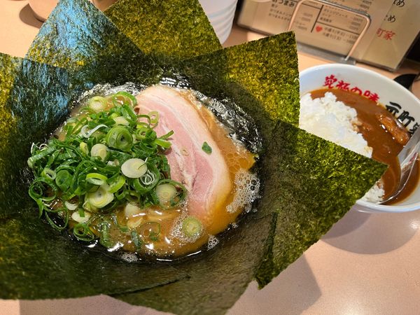 「ラーメン+のり ¥790　ミニカレーライス ¥300」@横浜家系 元町家の写真