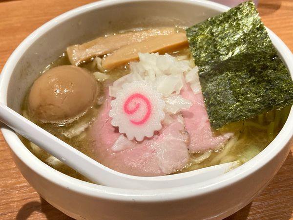 「味玉らーめん」@煮干中華そば 鈴蘭 新宿店の写真