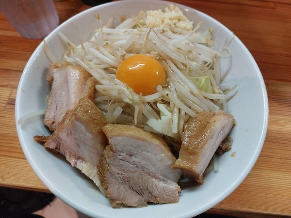 「肉増しまぜそば醤油並(200g)野菜・ニンニク・チーズ増し・味濃」@麺処 MAZERUの写真