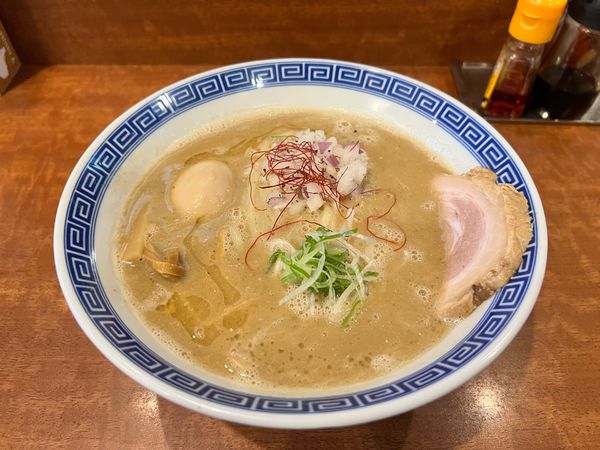 「濃厚豚骨煮干しラーメン」@ラーメン・まぜそば 麺丸の写真