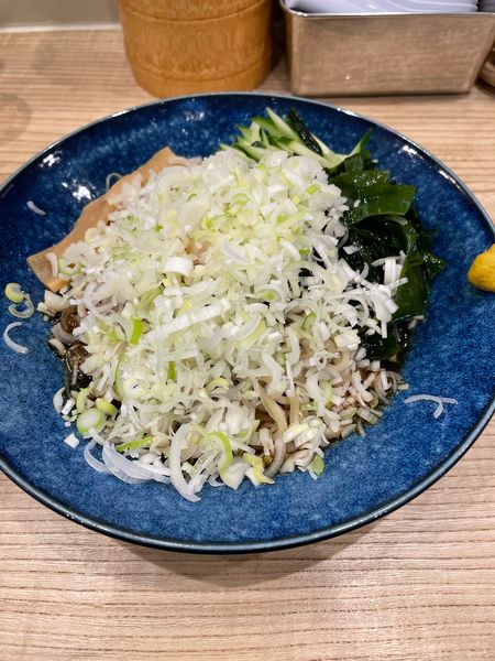 「冷やし中華 ネギ ワカメ」@らーめん 高尾の写真
