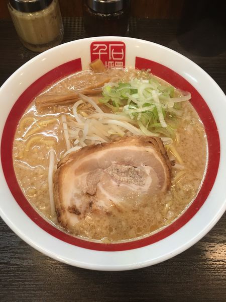 「らーめん　太麺(680円)」@千石自慢らーめん 王子店の写真