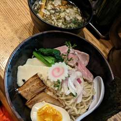 淡麗醤油つけ麺