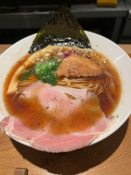 「熟成醤油の淡麗中華そば（950円）」@おダシと銀しゃり 中華そば二兎の写真