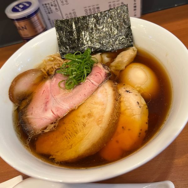 「醤油特製ラーメン」@自家製手もみ麺 鈴ノ木の写真