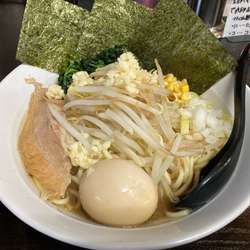 豚骨正油らーめん中盛り　690円