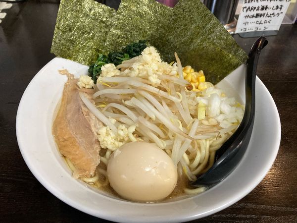 「豚骨正油らーめん中盛り　690円」@円熟屋 本店の写真