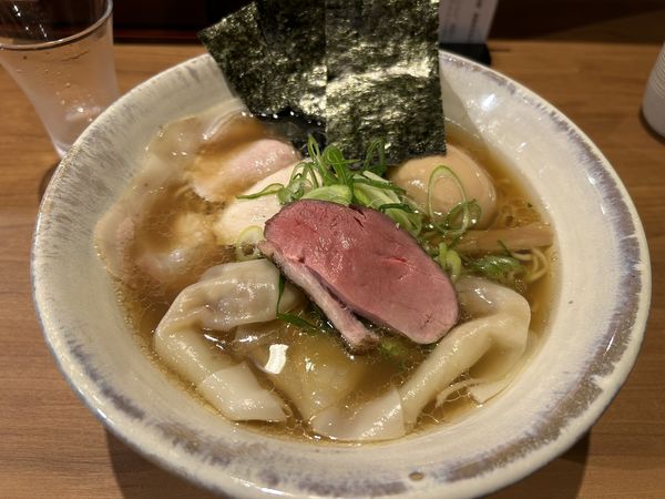 「特上醤油らぁめん1400円+日本酒700円」@Japanese Ramen 五感の写真