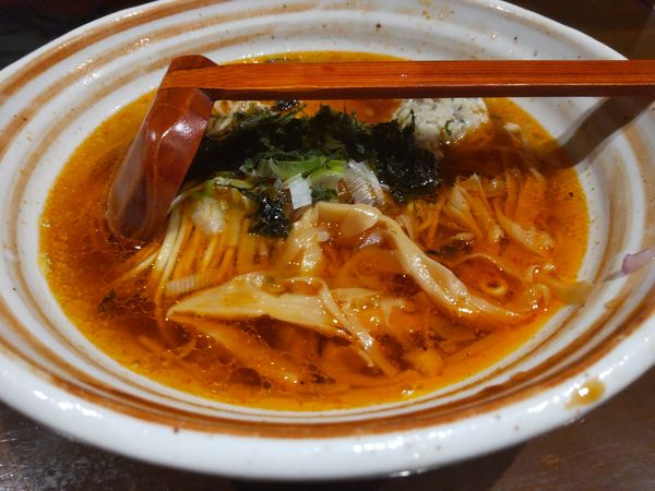 「ラーメン紅850円」@昼ラーメン夜ちゃんこ酒場 紅丸の写真