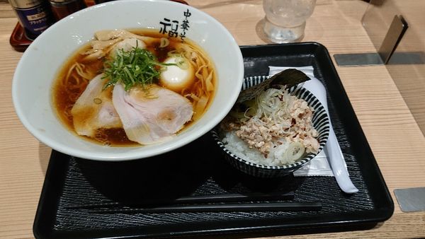「特製中華そば マヨチャーシューご飯」@極上中華そば 福味 東京駅KITTE店の写真