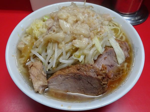 「小ラーメン（800円）麺固めヤサイニンニクアブラ」@ラーメン二郎 上野毛店の写真
