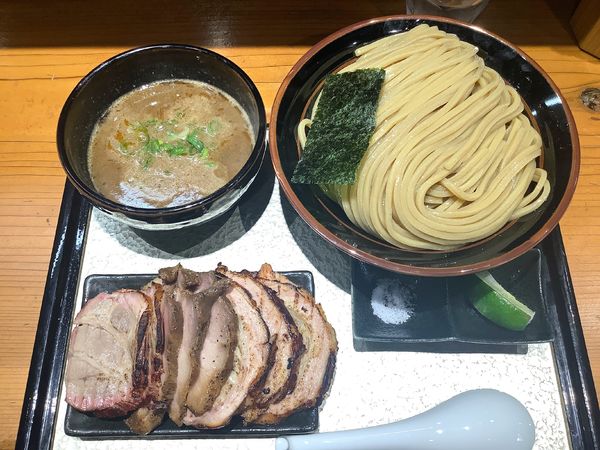 「【秋限定】スパイスカレーつけ蕎麦 大+チャーシュートリプル」@中華蕎麦 ひら井の写真