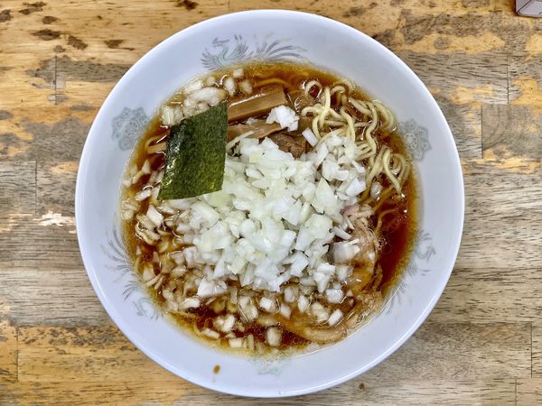 「アサヒスーパードライ＋多摩自慢＋ネギ皿→ラーメン 薬味増し」@丸幸の写真