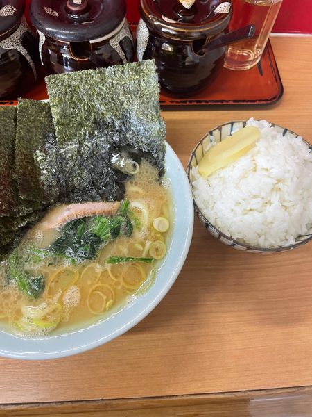 「らーめん並のり＋ライス」@千葉家の写真