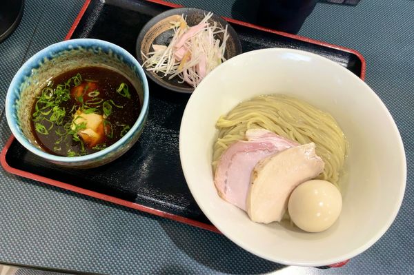 「鶏醤油昆布水つけ麺 with 味玉」@麺屋 志玲 本店の写真