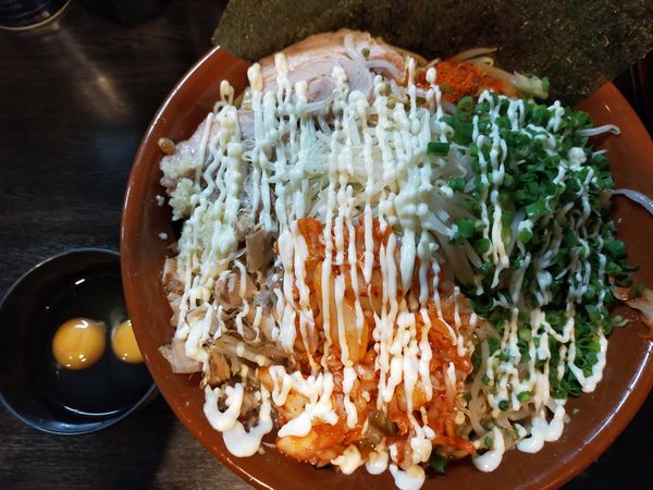 「【限定】納豆ですぅ～大1350円+小ネギキムチ生卵220円」@豚星。の写真