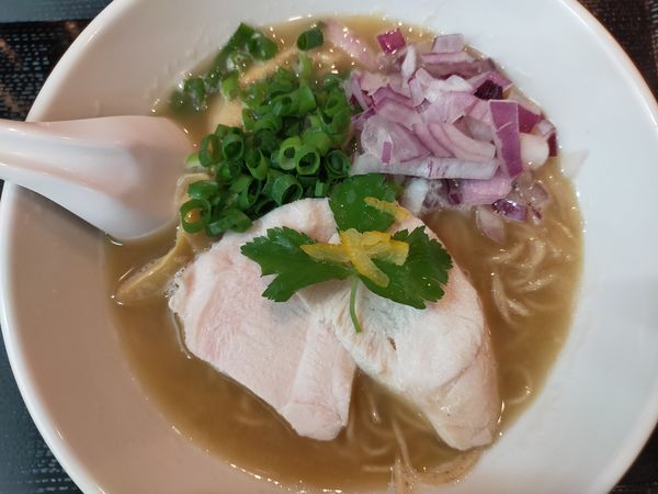 「鶏白湯らぁ麺850円」@麺処 黒の写真
