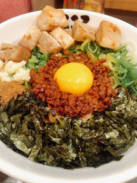 「肉入りまぜそば」@麺屋こころ 日吉店の写真