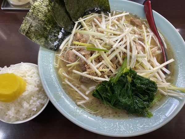 「ネギラーメン中　小ライス」@ラーメンショップ 二ツ橋店の写真