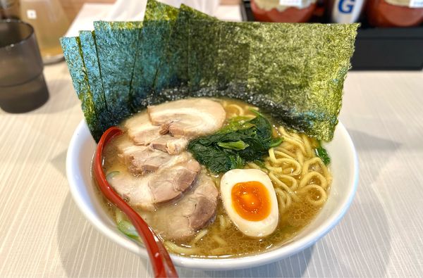 「醤油チャーシューめん¥980、海苔¥100、大盛り¥100」@横浜家系ラーメン ゆたかやの写真