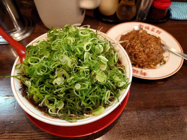 「中華そば並 ねぎ増 焼きめし小」@新福菜館 麻布十番店の写真