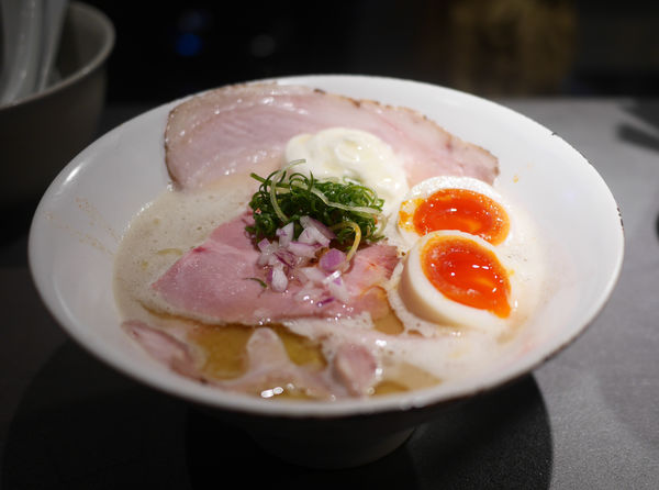 「特上鶏白湯らぁ麺」@Ramen Afro Beatsの写真