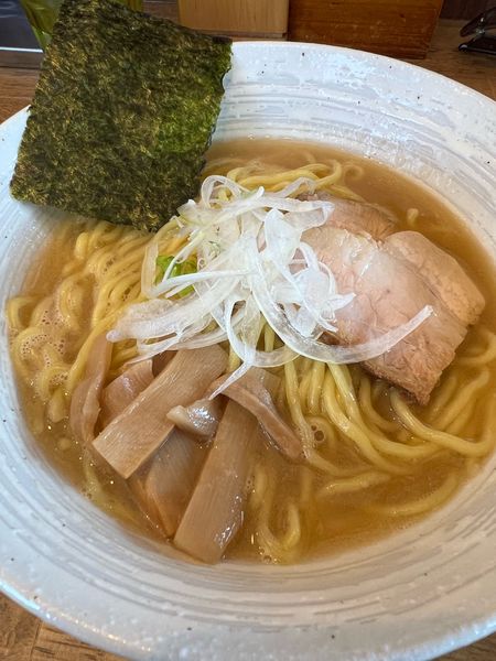 「豚骨醤油鶏油入り」@ラーメン サンガの写真