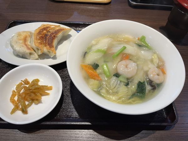 「海老そばセット」@青山餃子房 浜松町店の写真