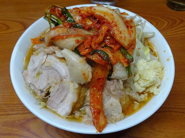 「味噌ラーメン（900円）＋タマネギキムチ　野菜ニンニクアブラ」@ラーメン二郎 亀戸店の写真