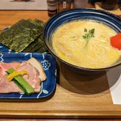 濃厚白湯ラーメン