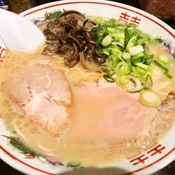 とんこつラーメン（990円）