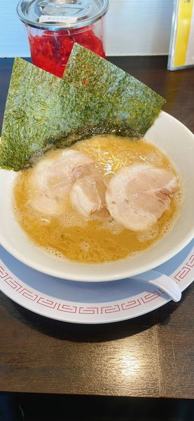 「ラーメン(白)麺少なめネギ抜き 700円」@博多らーめん ひまわりの写真