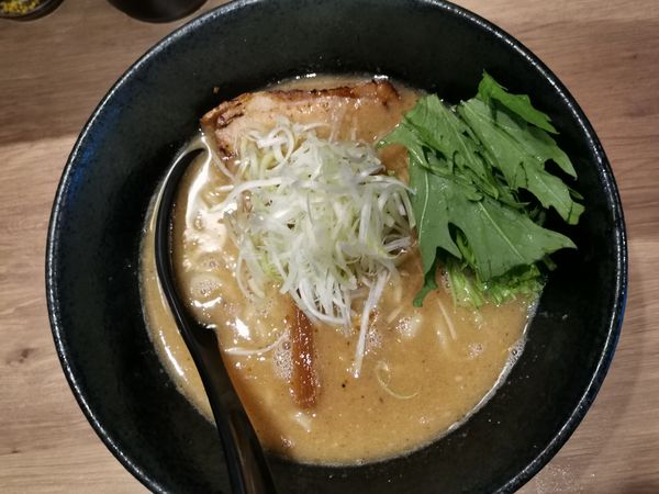 「豚骨魚介らぁめん」@RAMEN TOMIRAIの写真