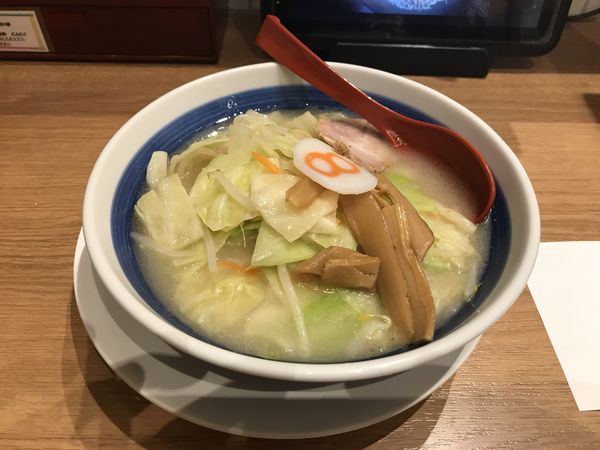 「塩らーめん」@8番ラーメン 富山駅店の写真