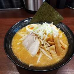 赤味噌らーめん+味玉サービス