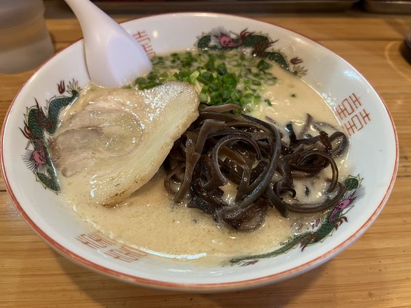 「博多豚骨ラーメンカタ&替え玉バリカタ」@コハクノトキの写真
