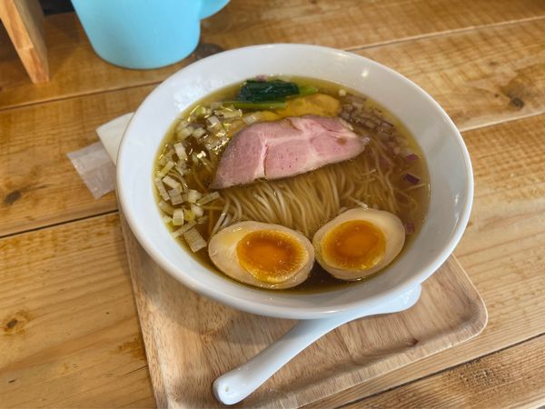 「塩ラーメン＋味玉」@いえろうの写真