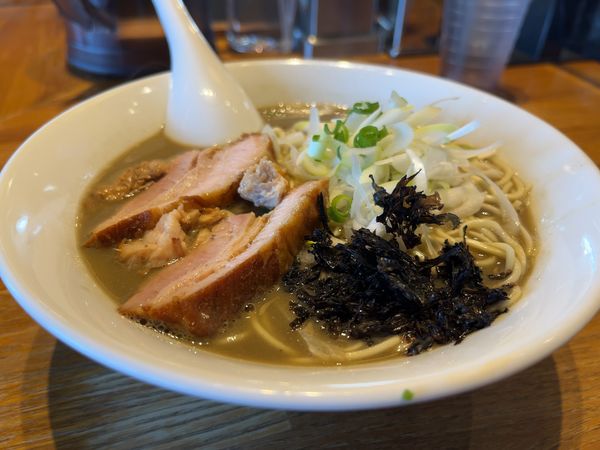 「濃厚煮干そば」@中村屋総本山の写真