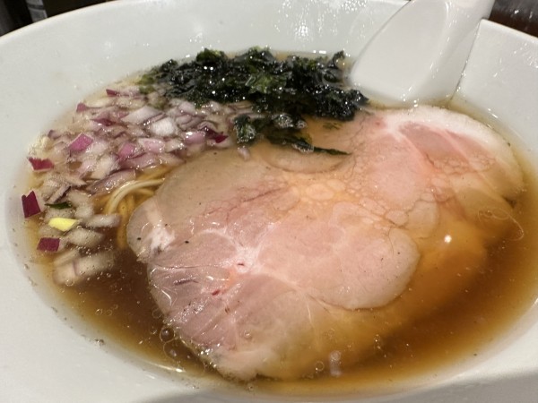 「淡麗煮干ラーメン（細麺）」@麺や べらぼうの写真