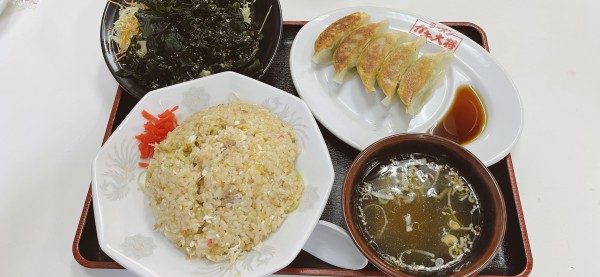 「チャーハン 餃子 わかめサラダ」@ラーメンガキ大将 谷田部店の写真